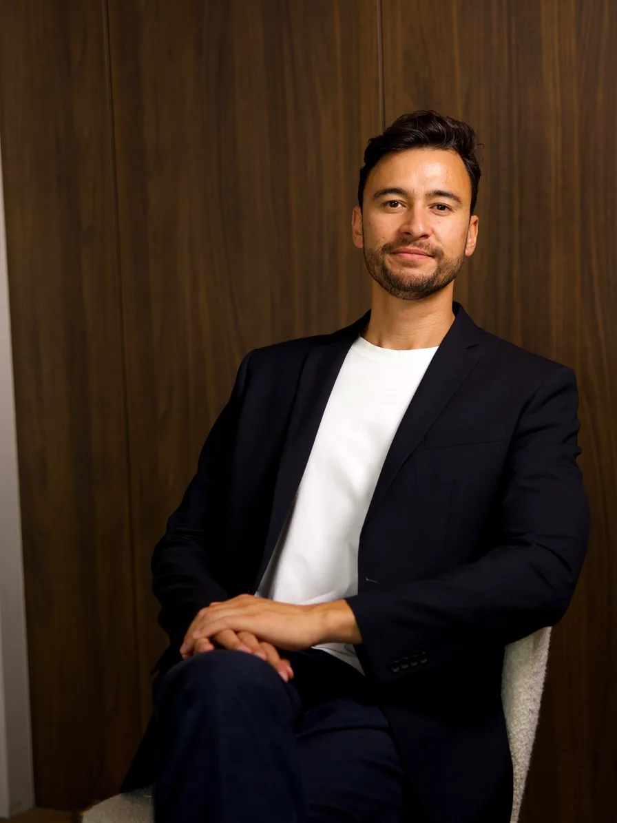 Dr. Dennis Makarawung, arts en oprichter van Alveon Clinic
